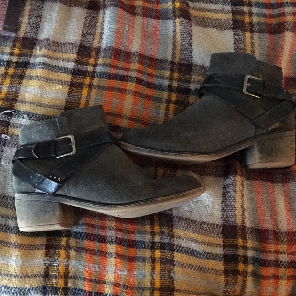 Heeled booties